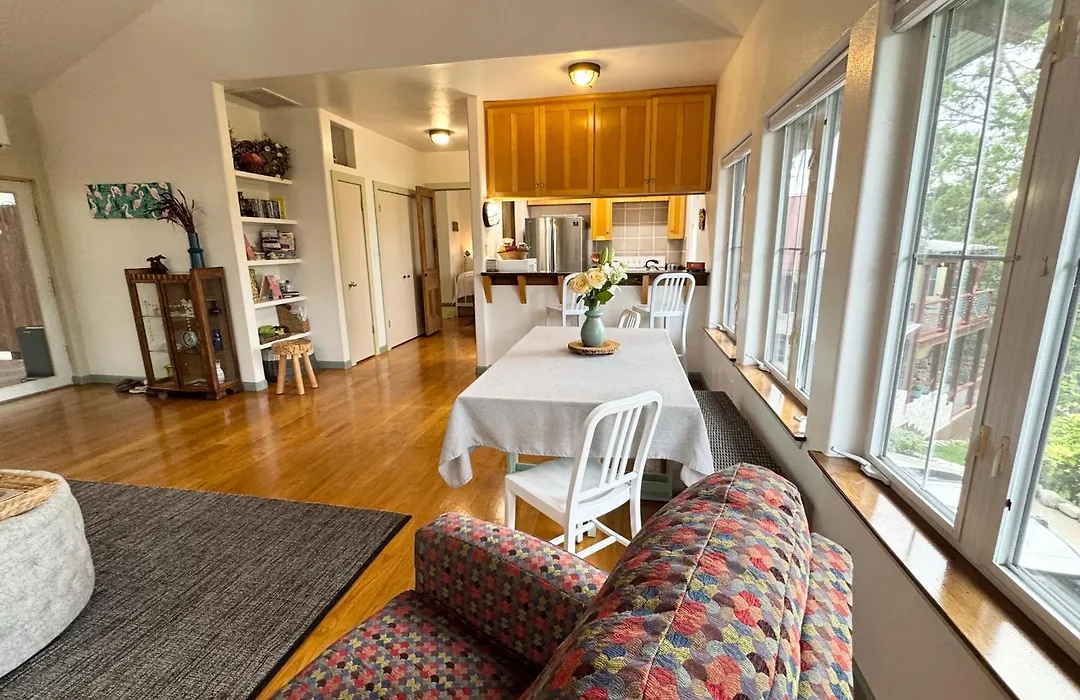 The Rivery Retreat, Choose From Luxury Guesthouse Cabin Or Poolside Suite In Lake Austin Hill Country-1