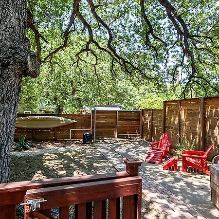 Tiny House Downtown In Walkable Location-3